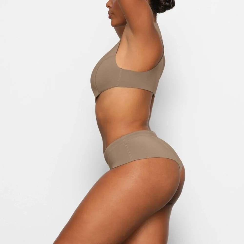 SKIMS‎ Sport Swim Cheeky Bottom | Desert